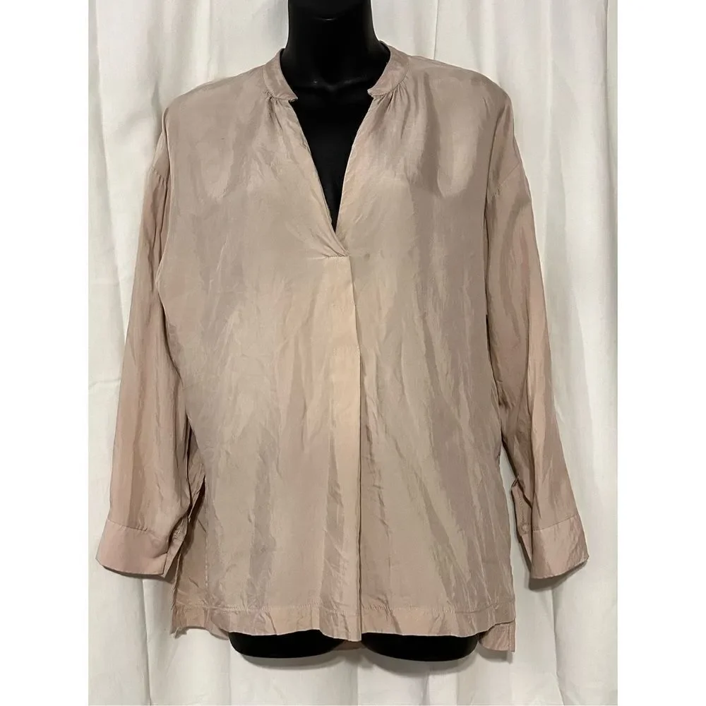 BEAUTIFUL WOMEN SEN "V" neck LONG SLEEVE loose fitting tan/cream colored blouse